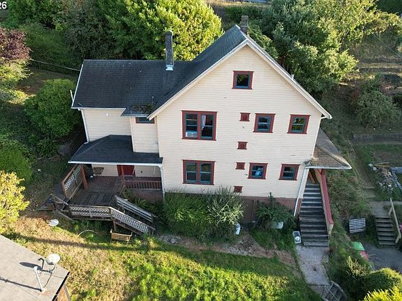2nd image of 152 Washington St