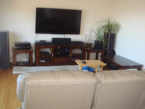 5th image of 728 Berkshire Dr