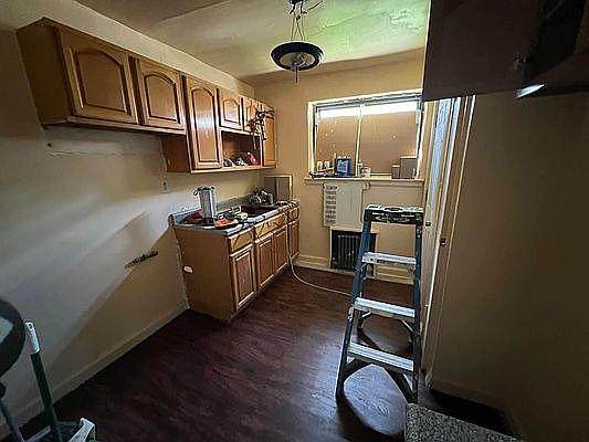 3rd image of 11631 170th St #2I