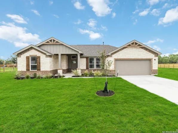 1595 Vista View Drive, Pleasanton, TX 78064