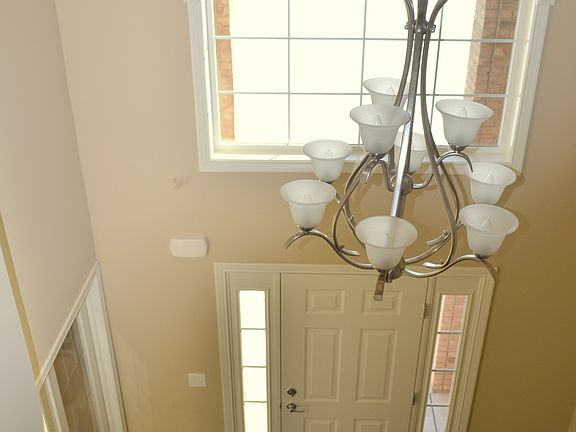 5th image of 1051 Doral Dr