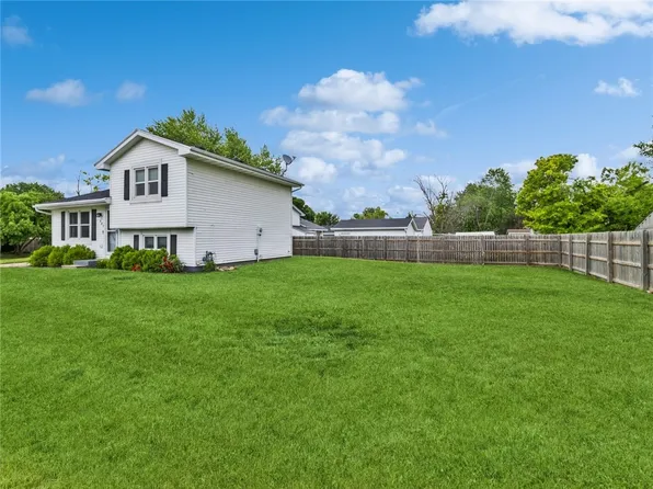 901 NE Harvey St, Grimes, IA 50111