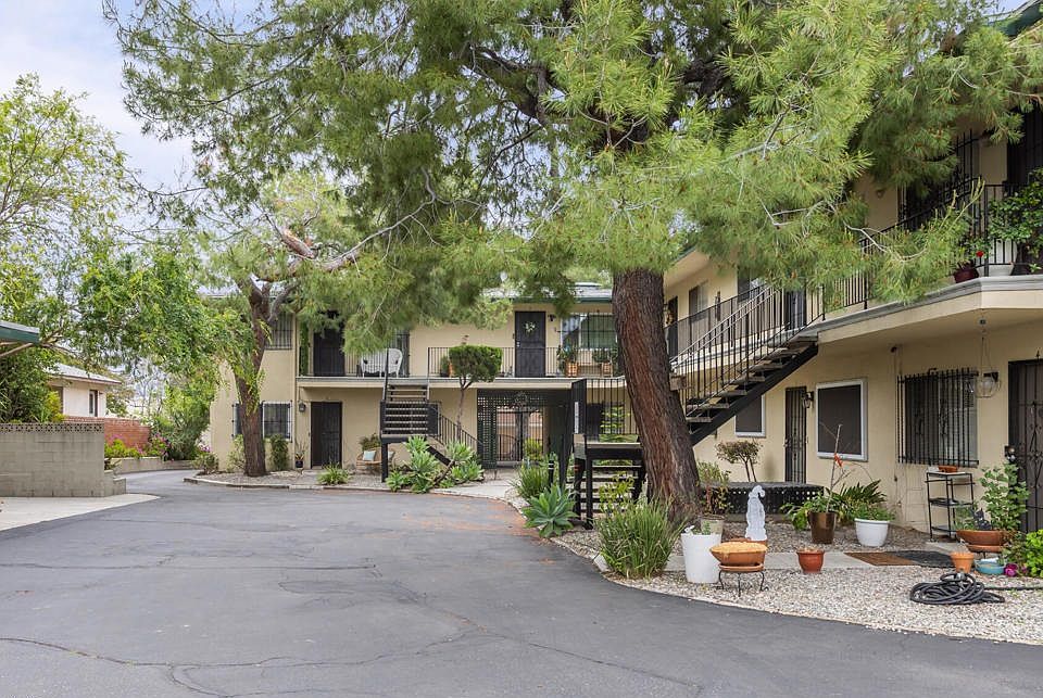 1st image of 35 El Nido Ave APT 4