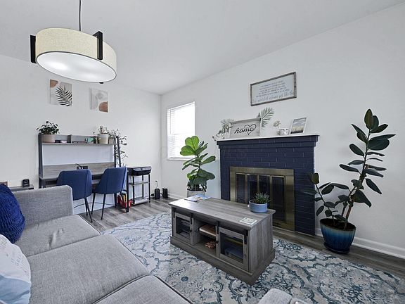 4th image of 1576 Linwood Ave
