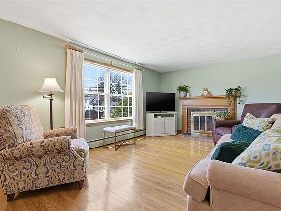 4th image of 32 Hathaway Rd