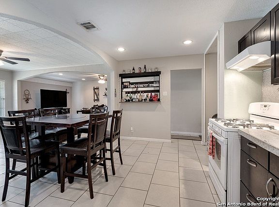 3rd image of 5907 Seacomber Pl