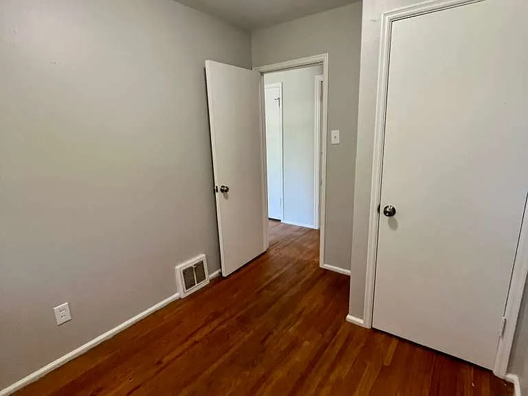 10300 Dudley Dr — Photo 12