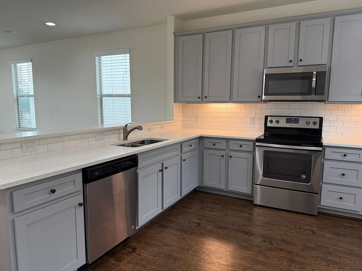 ** Move In Summer 2028 ** 5-Bedroom 5.5 Bath, Walking Distance To The Tcu Campus — Photo 3