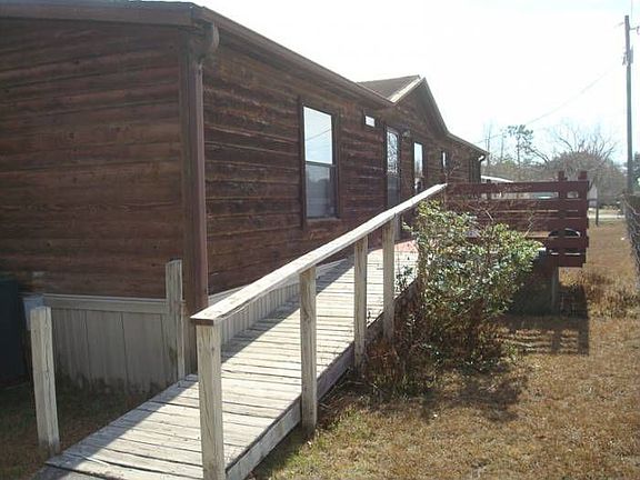 Front Entrance w/Ramp