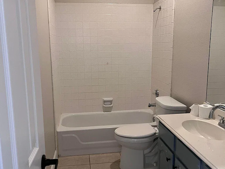909 Yosemite Trl — Photo 10