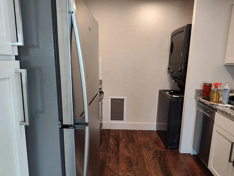 1001 Lewis Dr — Photo 6