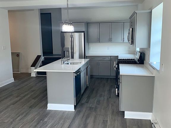 2nd image of 4055 Butler St #204