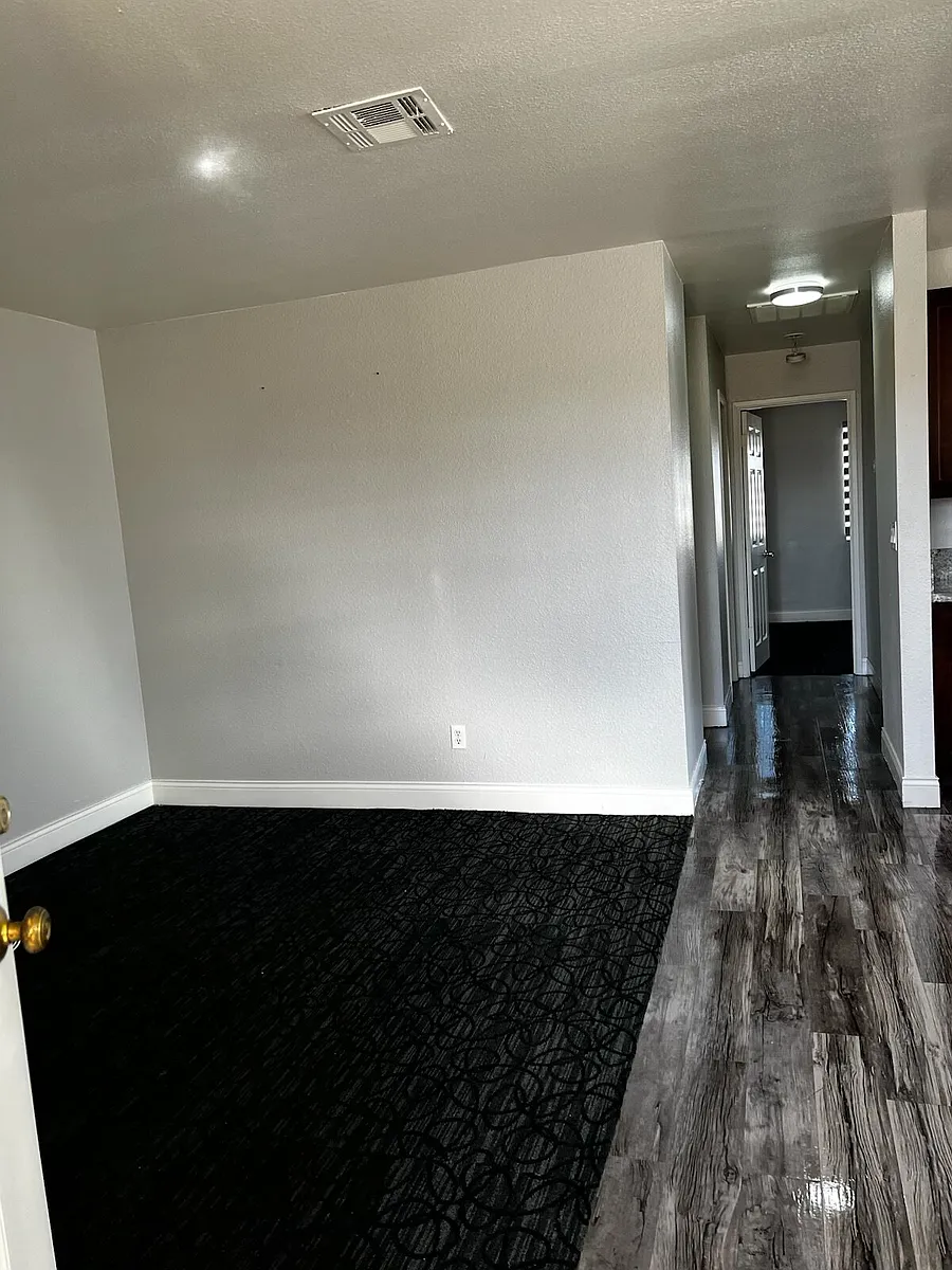 Building Photo - 5660 E Lake Mead Blvd #D