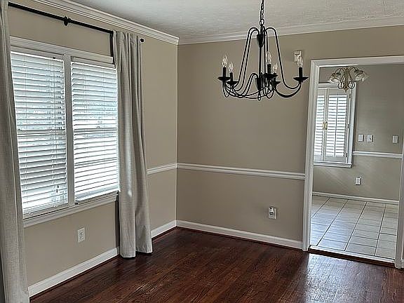 3rd image of 5102 Summerville Rd