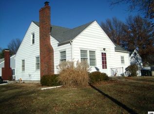 2716 SW 12th St, Topeka, KS 66604