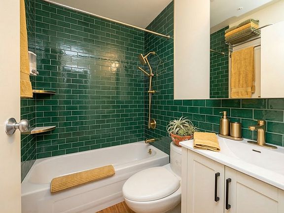 5th image of 989 Nelson St #2