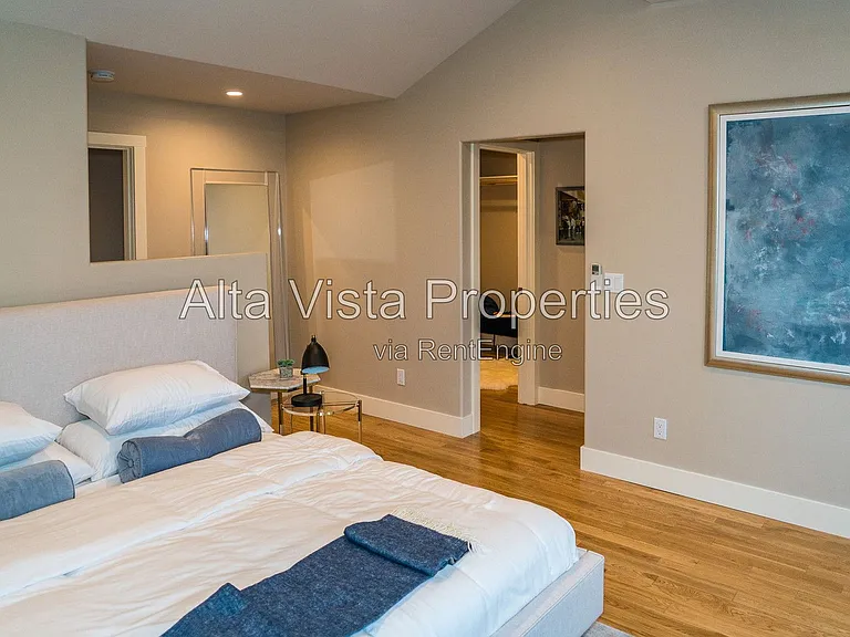 5606 Dolphin Pl — Photo 29