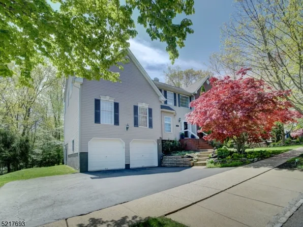 80 Fox Chase Ln, Roxbury Twp., NJ 07852