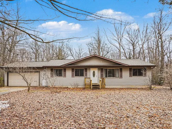 3250 Ireta St, Harrison, MI 48625