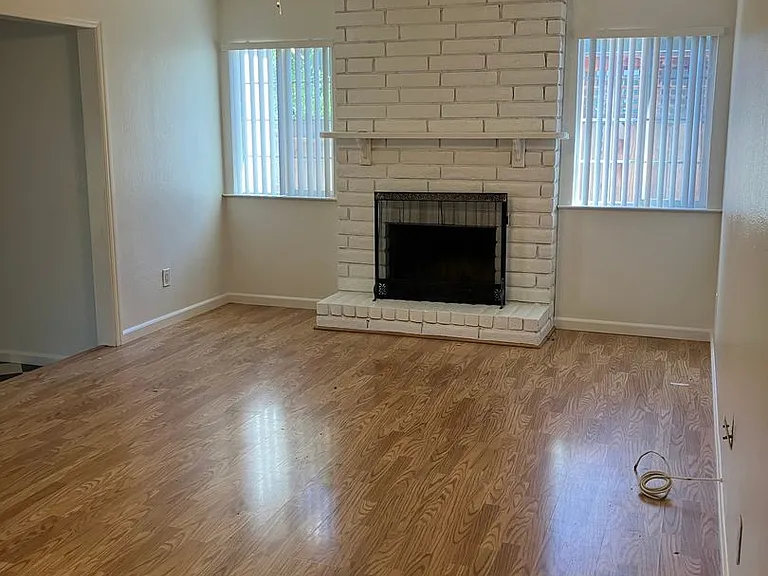 1704 Ellison Dr — Photo 2