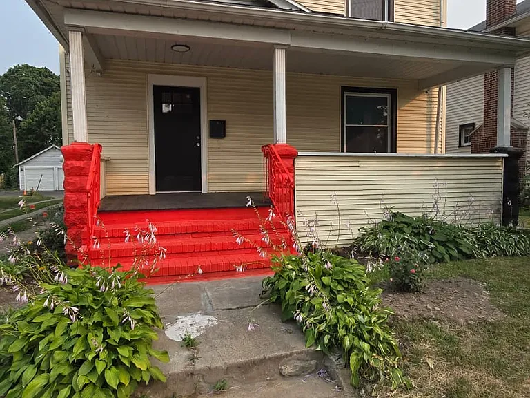 1704 E Main St — Photo 26
