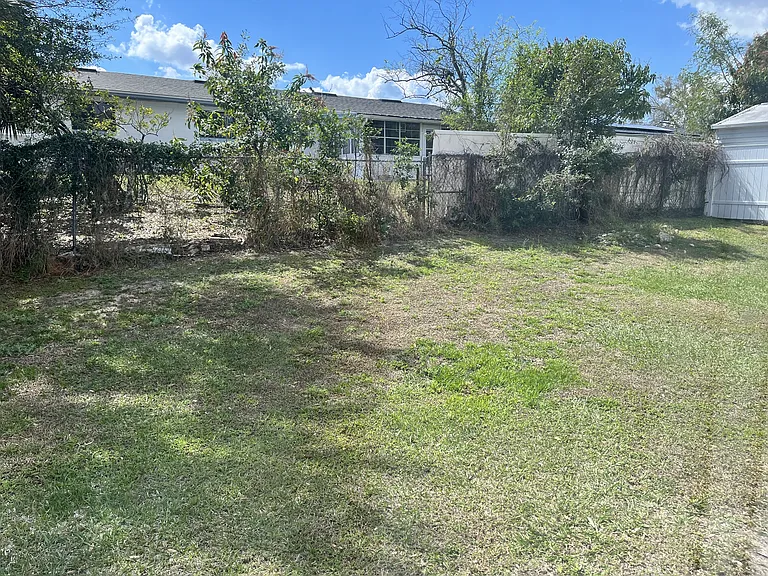7042 Blue Earth Ct — Photo 18