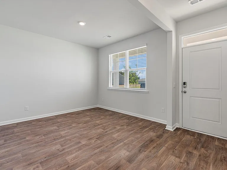 492 Lake Ridge Blvd — Photo 13
