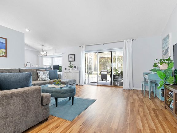 5th image of 19 Faircastle Ln