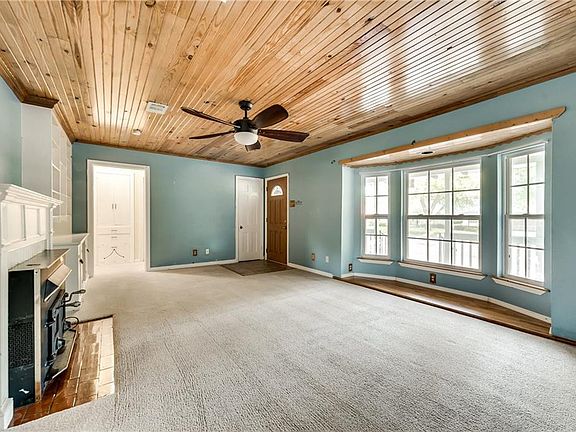 5th image of 1613 Lakeside Dr
