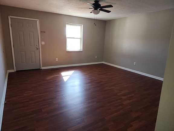 2nd image of 904 Hillwood Dr APT D