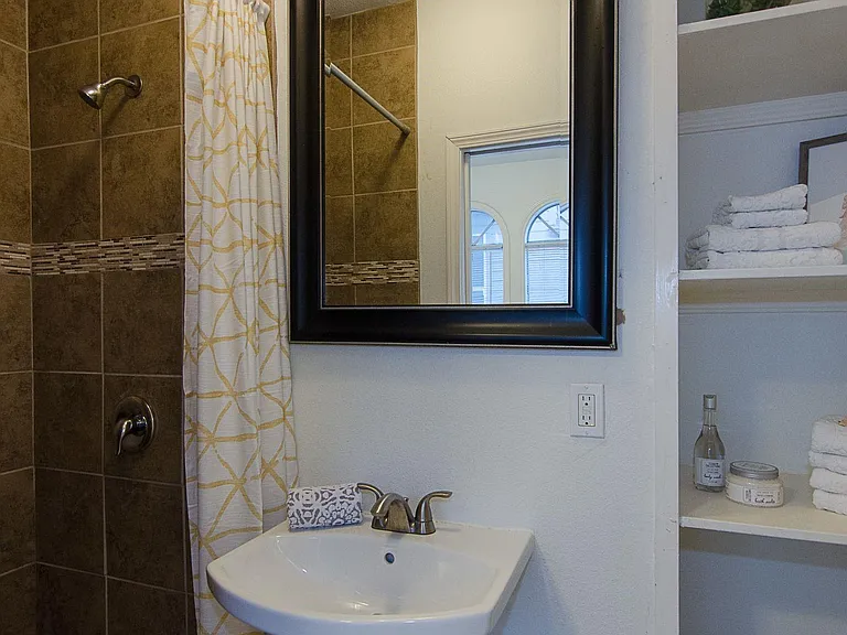 2529 Rio Grande St #39 — Photo 16