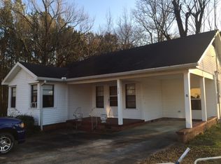 324 Lewis St, Walnut Grove, MS 39189