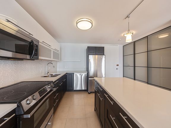 5th image of 1660 N La Salle St #3305