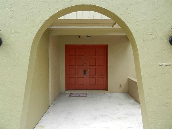 3rd image of 15816 Knollview Dr