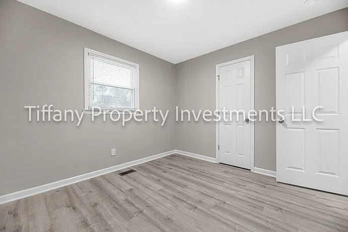 2331 Woodleaf Dr — Photo 16