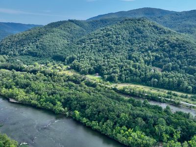 2389 New River Rd, Hinton, WV, 25951