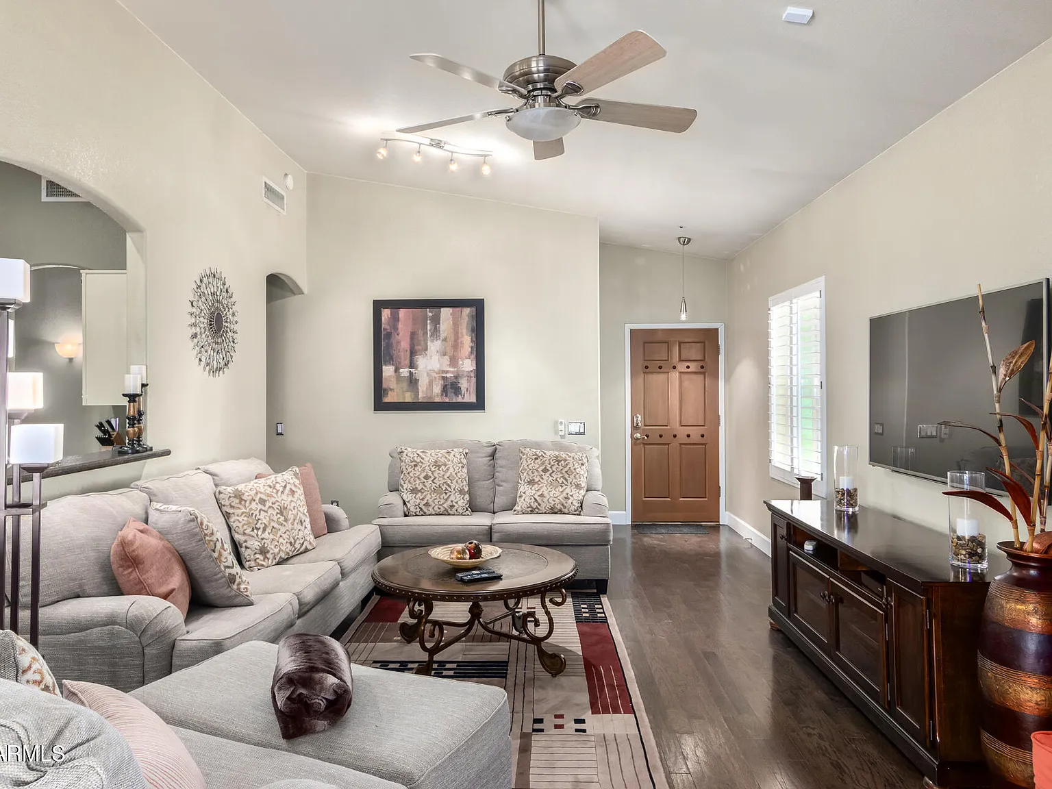 3 bed, 2.0 bath, 1374 sqft, $3,800 — Photo 1