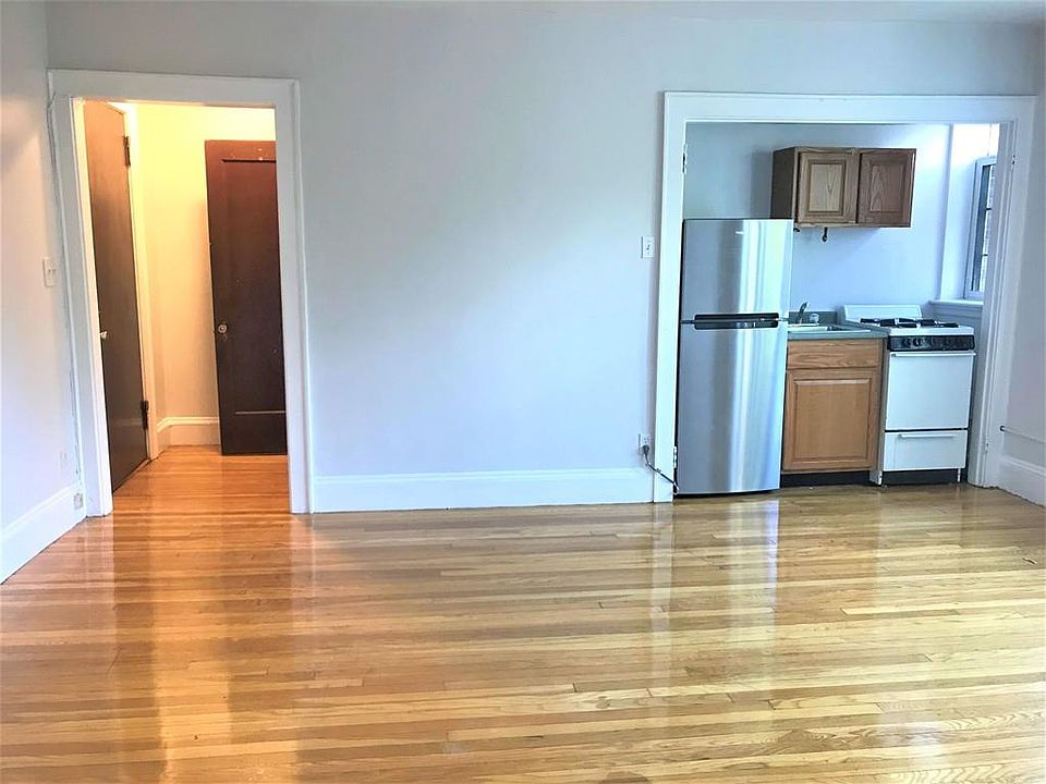 2nd image of 33 Park St APT 32