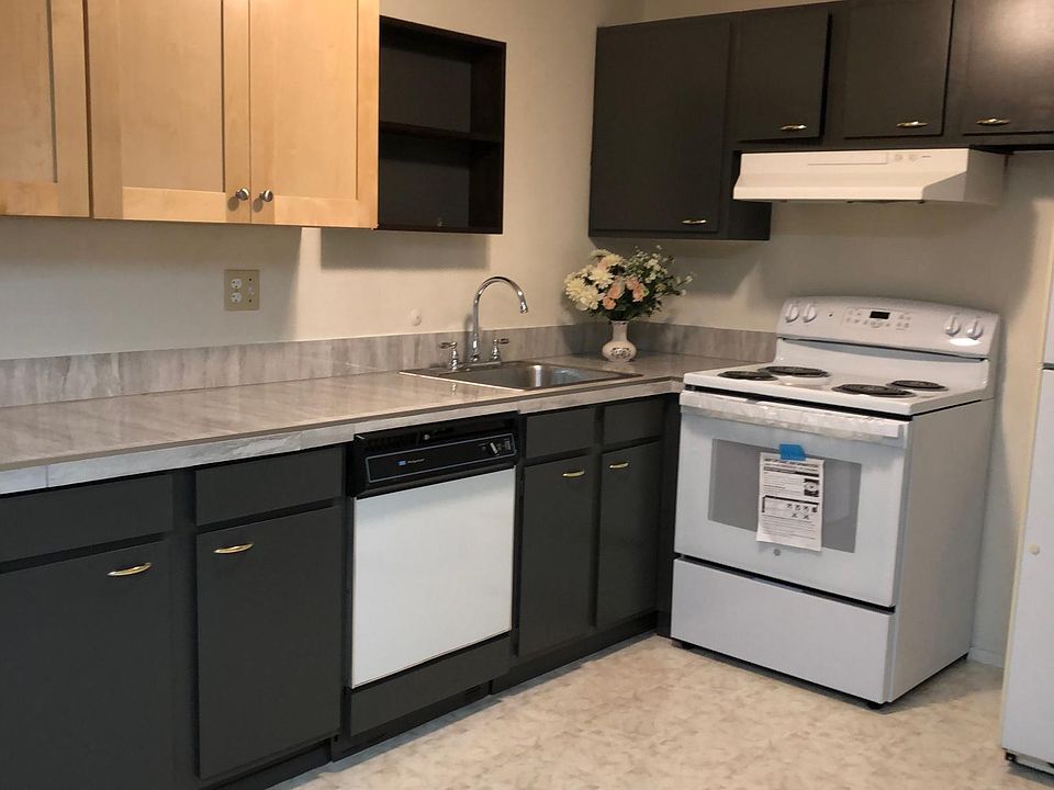 1st image of 16215 NE 8th St #10