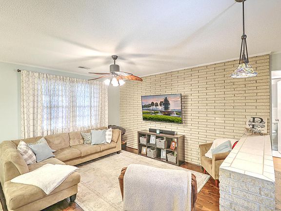3rd image of 4241 Karen Dr