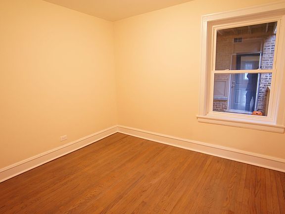 4th image of 3533-3535 W Fullerton Ave #3533-2