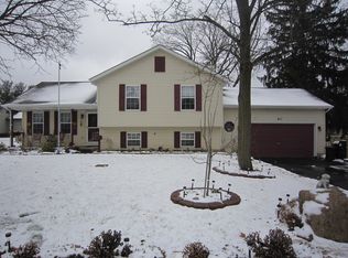 611 Parkway Ave, Antioch, IL 60002