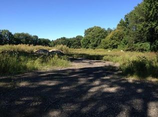 37 Galloway Rd, Chelmsford, MA 01824