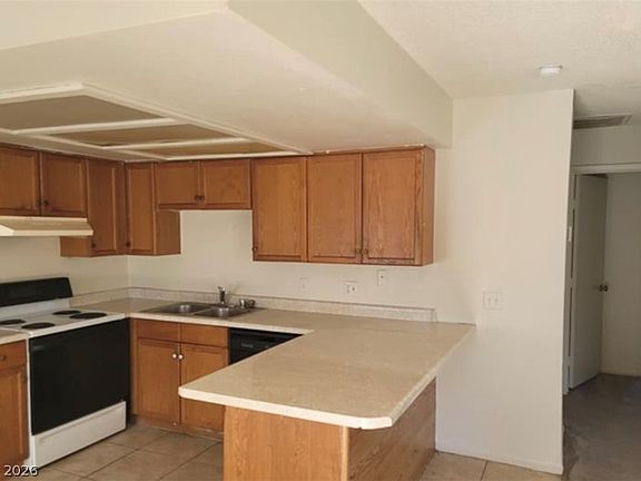 3rd image of 4300 N Lamont St APT 232
