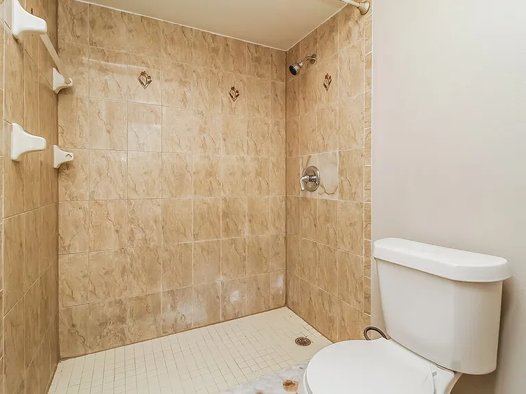 1533 Colony Ave — Photo 10