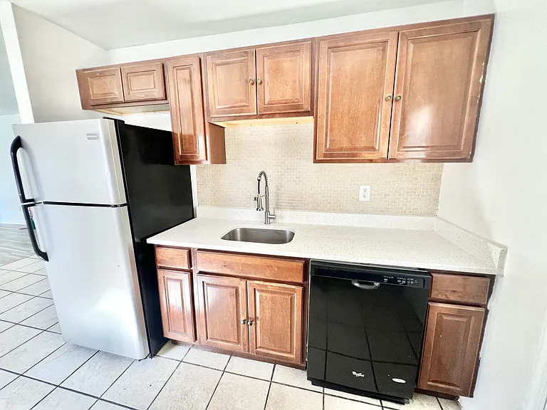 1308 Birchwood Dr — Photo 9