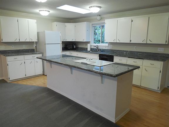 2nd image of 527 Grandview Ave