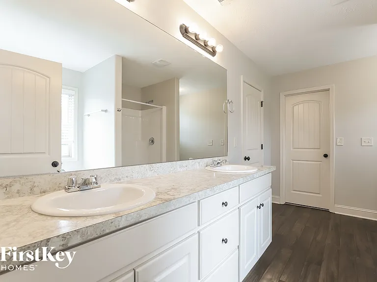 537 Cambridge Farms Dr — Photo 9
