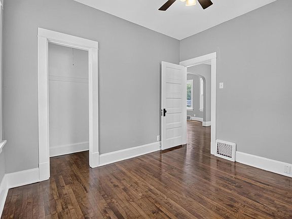 5th image of 6053 37th AVENUE