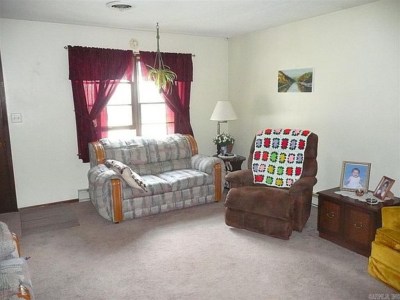 3rd image of 135 Marion Ave